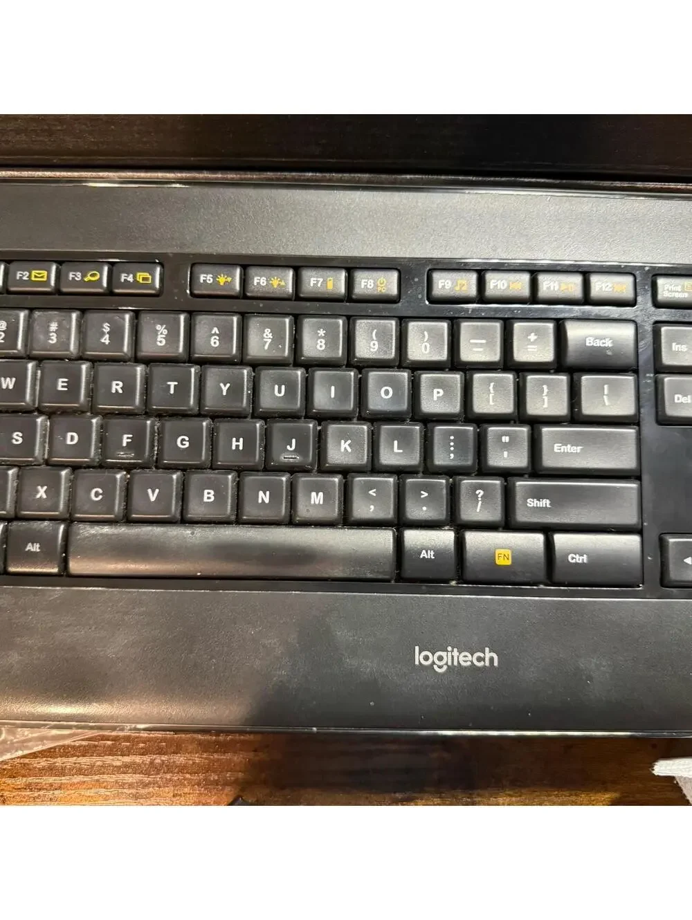 Logitech K800 Illuminated Wireless Keyboard w/ dongle, cable, box - Excellent